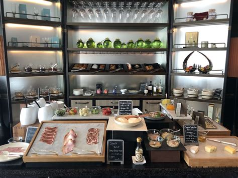 Shangri-La Hotel Tokyo - Escape the Mundane