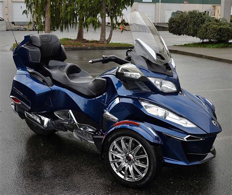 The Three Wheeled Can Am Spyder Royal Enfield