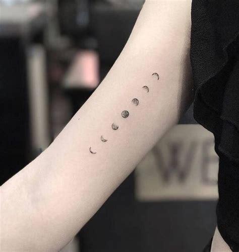 15 Tatuajes De La Luna Que Querrás Tener Y Su Significado