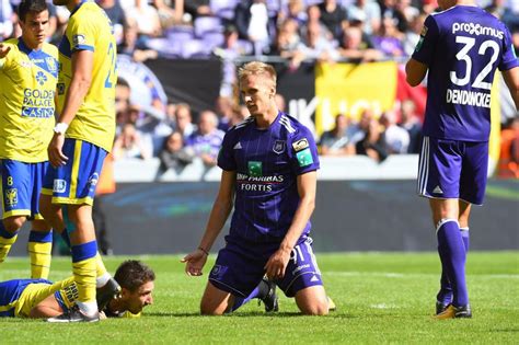 Anderlecht bruges division 1a le 11 avril 2021. Anderlecht et le Standard relégués à 8 points de Charleroi ...