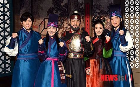 The great seer is a 2012 south korean drama series directed by lee yong suk. The Great Seer (Hangul: 대풍수; hanja: 大風水; RR: Dae Pung Su ...