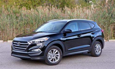 Limited models offer android auto and apple carplay, there are rear. 2016 Hyundai Tucson Pros and Cons at TrueDelta: 2016 ...