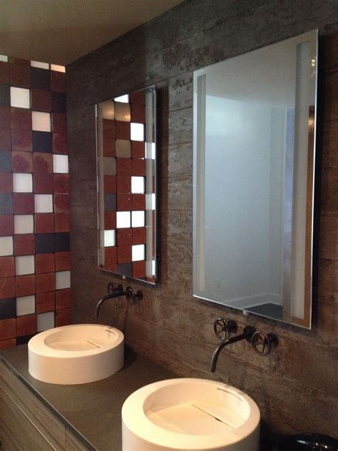 A standing, decorative toilet paper holder will take a minimal amount of space and double up as a decorative piece. Bathroom walls decorated with Kourasanit coatings | New ...
