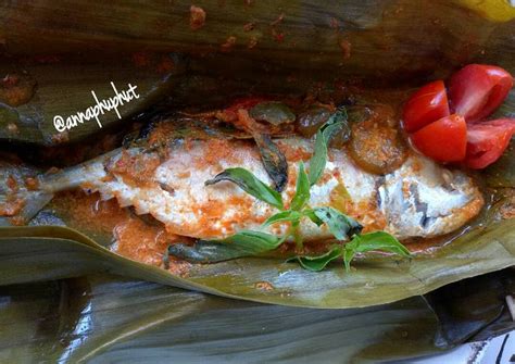 Lumuri ikan dengan air jeruk nipis dan garam. Resep Pepes ikan kembung oleh Annaphuphut - Cookpad