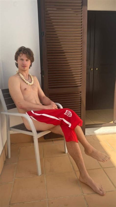 Ansel Elgort The Male Fappening