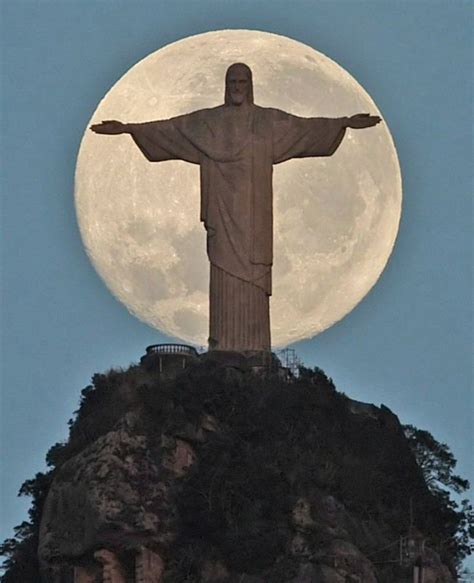Christ The Redeemer Rio Cristo Redentor Fotos Da Lua Rio De Janeiro