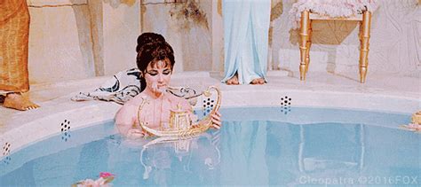 Liz Taylor S Find And Share On Giphy