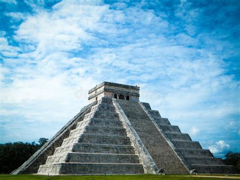 Kukulkan Pyramid Stock Photo Image Of Maya Itza Chichen 53408032