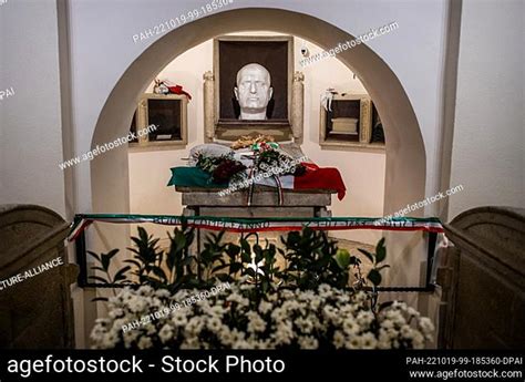 Tomb Of Benito Mussolini Stock Photos And Images Agefotostock