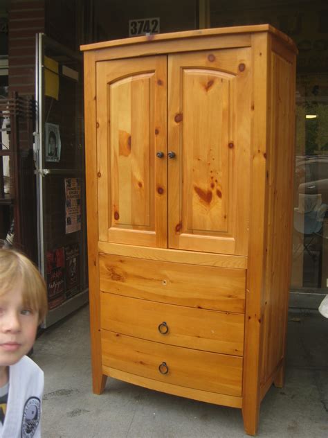 Uhuru Furniture And Collectibles Sold Pine Tv Armoire 80