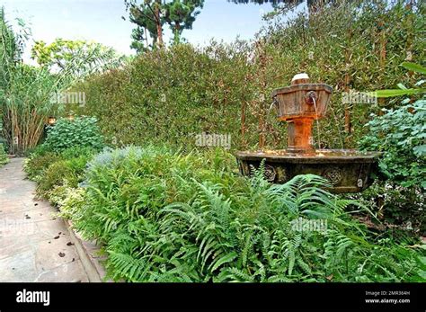 Exclusive!! Actor Frankie Muniz is selling his West Hollywood home for