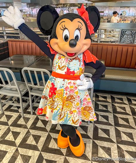 A Popular Character Meal Has Changed In Disney World Disney Food