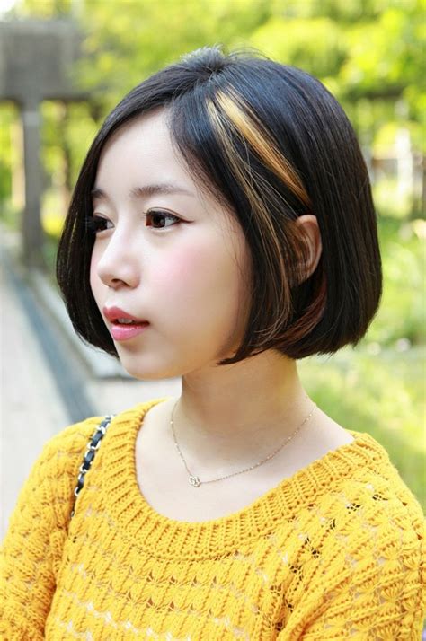 No matter what your hair type is, we can help you to find the right the cyclical side of fashion and hairstyles gives us a chance to relive some of our favorite trends from the. Asian Hairstyles: Super-Trendy Golden Highlight Bob ...