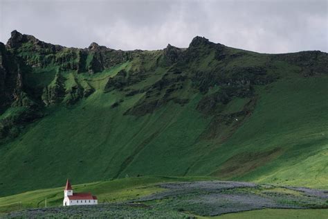21 Famous Landmarks Of Iceland To Plan Your Road Trip Around