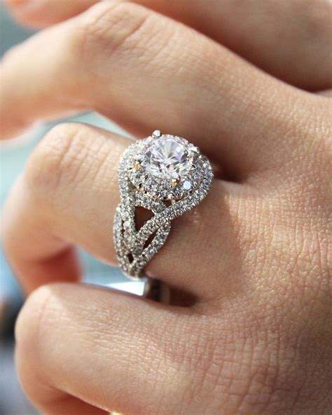 18k White Gold Round Halo Diamond Engagement Ring Er11996r6w84jj