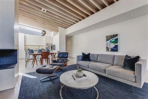 Bang dang and rizi faruqui joined forces in 2011 to combine their more than three decades of architecture and design experience to. Must-See Dallas Property — A Sleek Retreat in the East ...