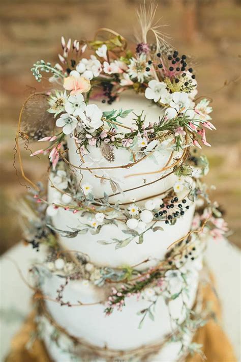 Incredible Autumn Wedding Cake Inspiration ~ Kiss The Bride Magazine