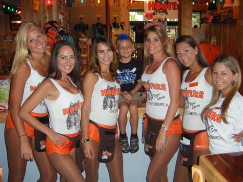 Adam With The St Pete Hooters Girls Lyle Scott Photography Flickr