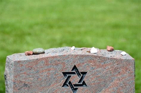 Why Jews Put Stones On Graves My Jewish Learning