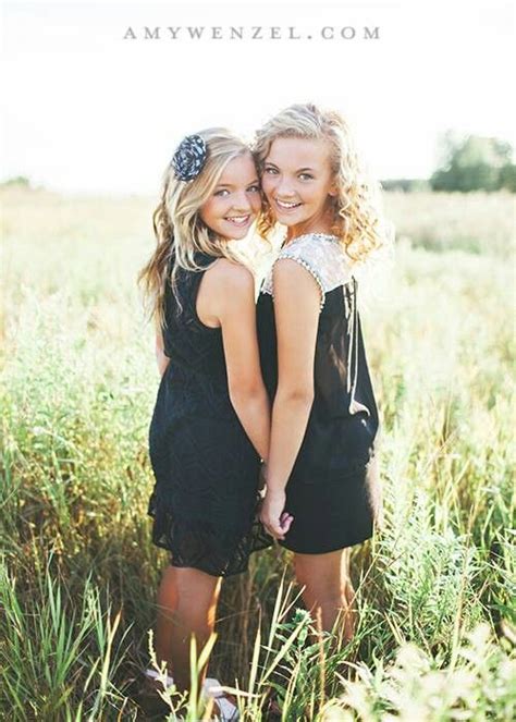 Stunning Sister Photography Sisters Photoshoot Sister Poses