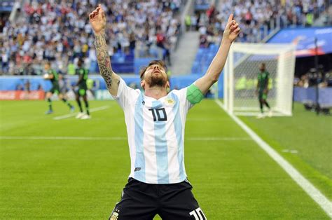 Comprá la nueva camiseta y otros productos de la selección nacional de argentina en la tienda online de adidas argentina. Afirman que Messi confirmó su regreso a la Selección ...
