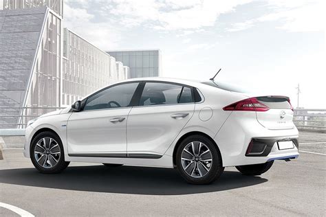 Edmunds also has hyundai ioniq hybrid pricing, mpg, specs, pictures, safety features, consumer reviews and more. Hyundai Ioniq 2020 Price in Malaysia From RM99888, Reviews ...