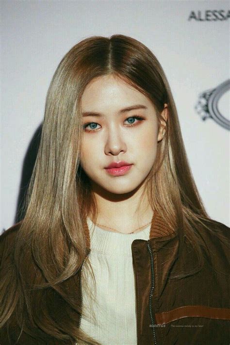 Blackpink Rosé With Blue Eyes Blackpink Rose Pretty Hairstyles