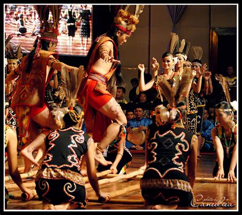 Alat musik tradisional ini biasanya dimainkan untuk mengiringi tarian tradisional balia (ritual penyembuhan pada suku kaili gendang melayu ini termasuk juga alat musik yang datang dari daerah kepulauan bangka belitung yang. seni tarian tradisional: TARIAN MAGUNATIP