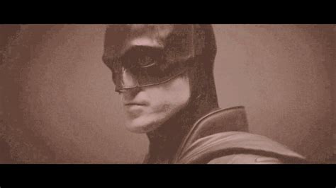 First Look At Robert Pattinson In The Batsuit For The Batman Youtube