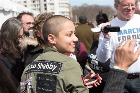 No Emma Gonzalez Isn T Tearing Up The Constitution In That Viral Video