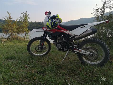 Only adverts with the for sale intention that are valued at r100 or more will qualify for secure trade. Husqvarna TE 310 310 cm3, 2012 god.