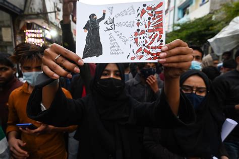 School Hijab Row Highlights Indias Religious Divide Licasnews