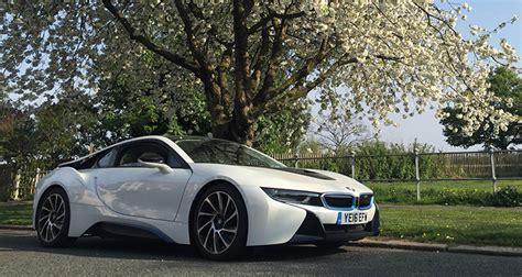 Bmw's i8 supercar gets three cameras instead. Back to the future? - Luxe Magazine