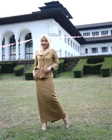 Baju Khaki Pns Wanita Gaun Pengantin Dan Pesta Pernikahan