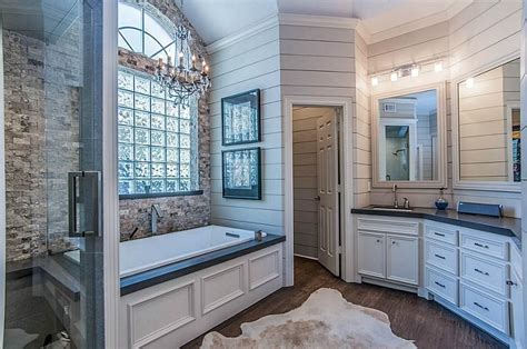Every time i walk by the door to the master bath, i get a glimpse of the tub and have to. 45 Modern Farmhouse Master Bathroom Remodel Ideas ...