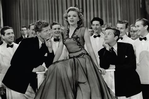 Judy Garland Style File The Hollywood Actress Iconic Dresses Outfits