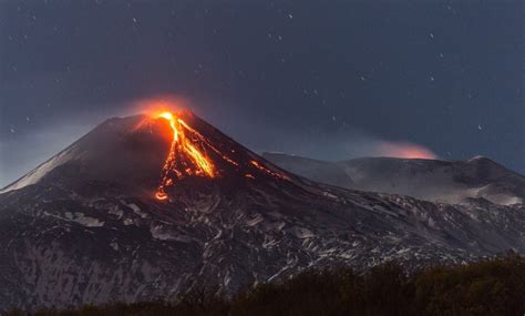 Europes Largest Volcano Erupted Time Lapse Video Shows Lava Flows