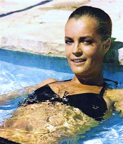 1969 romy schneider dans le film la piscine alain delon inspirational women in history
