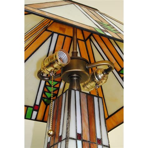 A tiffany lamp can help create intimate pockets of lighting for any room. Tiffany Lampe Buntglas - LIVETIME.pl