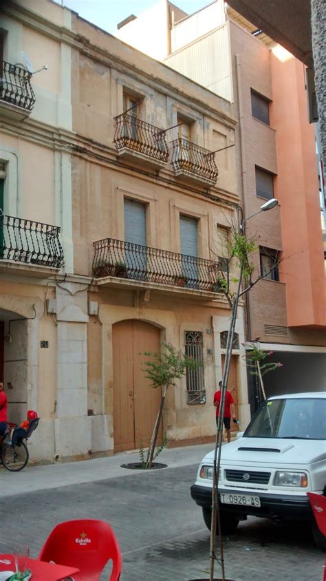 Simple Science: How to Make a Volcano with Kids