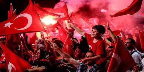 İşte 15 temmuz milli birlik ve demokrasi günü'ne özel türk bayrağı resimleri, fotoğrafları… 15 Temmuz şiirleri | Evvel Cevap