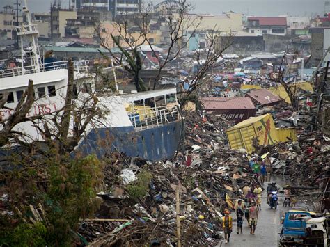 Typhoon Haiyan Death Toll Now Over 5000 Authorities Say The
