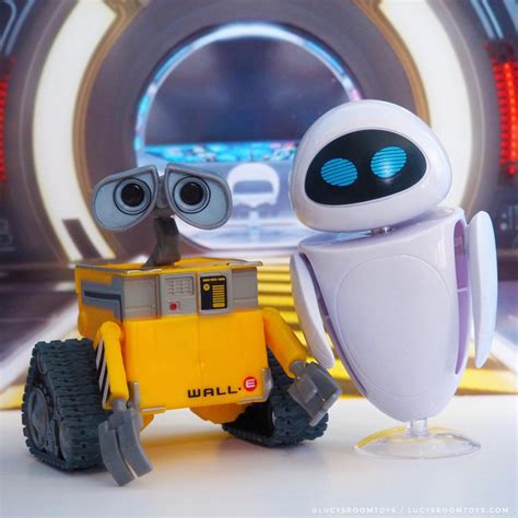 Tv And Movie Character Toys Disney Pixar Wall E And Eve Action Figures