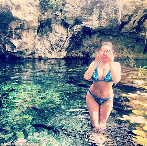 Kelly Brook Is On Holiday Again This Time Relaxing In A Hidden Haven