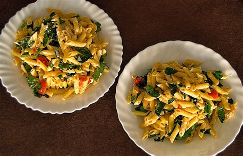MACARRONES CON ESPINACAS, TOMATES CHERRY Y RICOTTA | Tú cocinas - Un