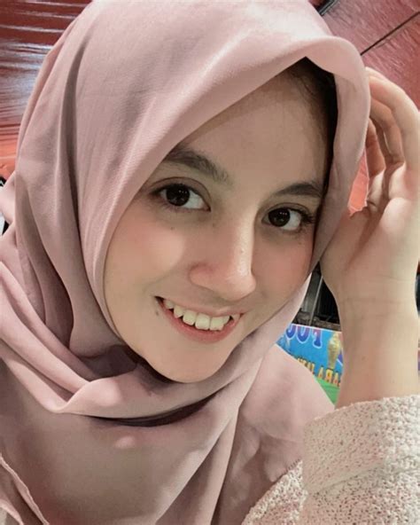 Nabilah Jkt48 Pakai Hijab Adhisty Zara Langsung Banjir Sindiran