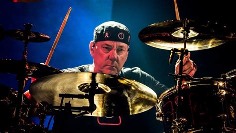 Drummer Band Rush Meninggal Dunia