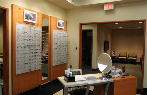 Tarantino Cho Eye Center: Your local Essilor Experts practice in Glen