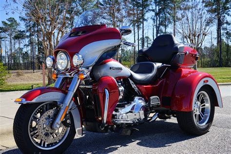 It sends power where riders need it to help maintain control. Pre-Owned 2019 Harley-Davidson Trike Tri Glide Ultra ...