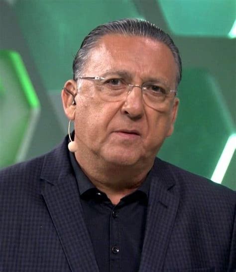 Carlos eduardo dos santos galvão bueno, mais conhecido como galvão bueno (rio de janeiro, 21 de julho de 1950), é um empresário, narrador, radialista e apresentador esportivo brasileiro. "Galvão Bueno bebeu tanto que tive que ir pra ambulância ...